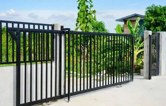 swing gate 